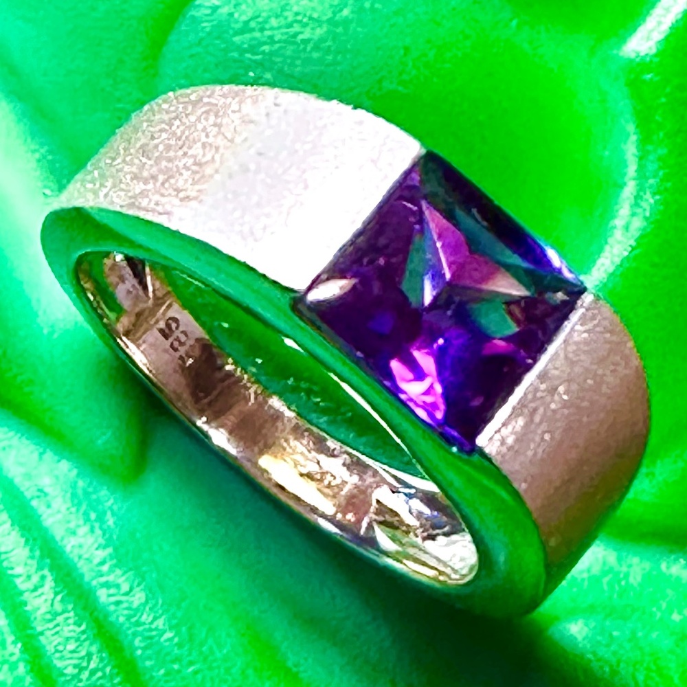 Amethyst Tank Ring In White Gold Women's Size 5